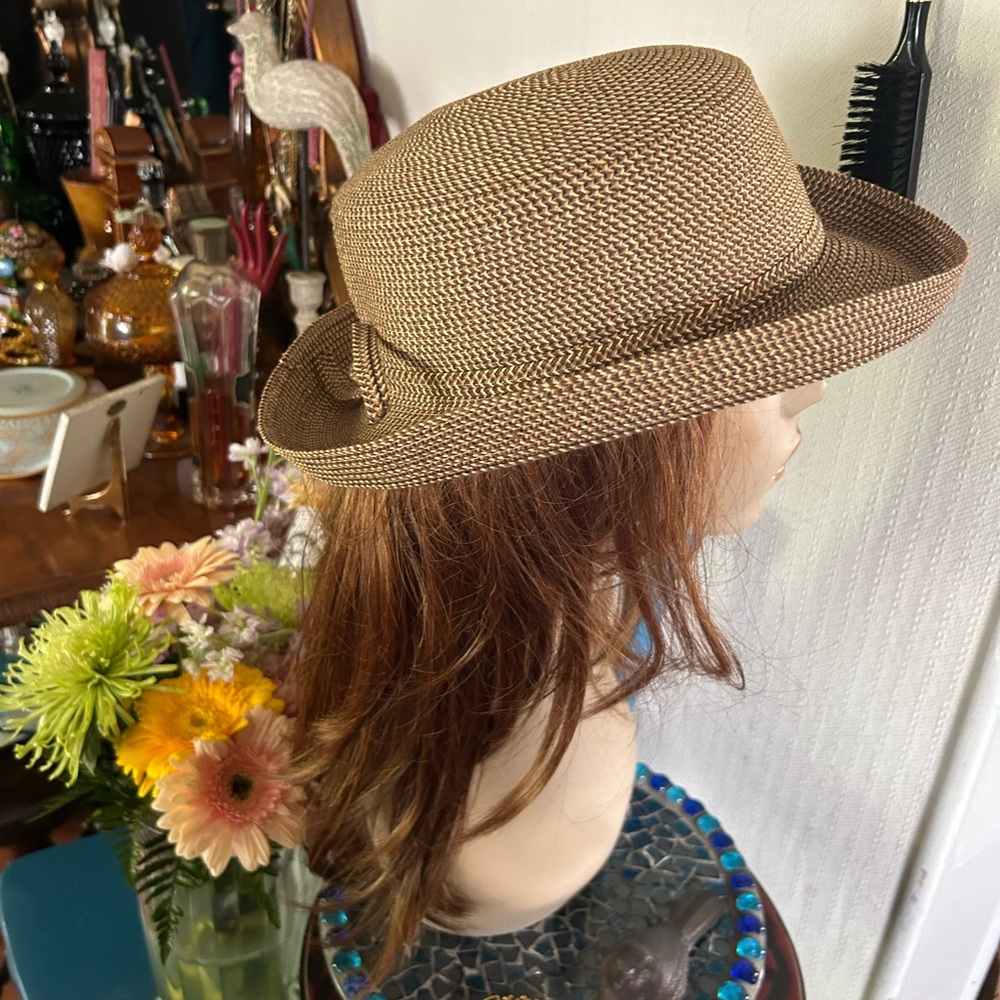 Lumen’s Collection Straw Sun Hat - Picture 3 of 9